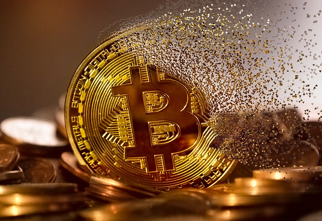 rozpadající se Bitcoin