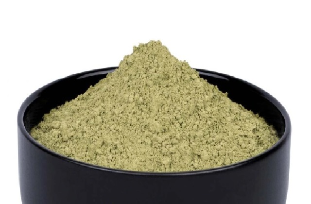kratom v misce